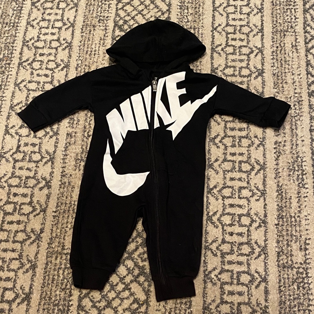 Nike Black and White Kids Footie